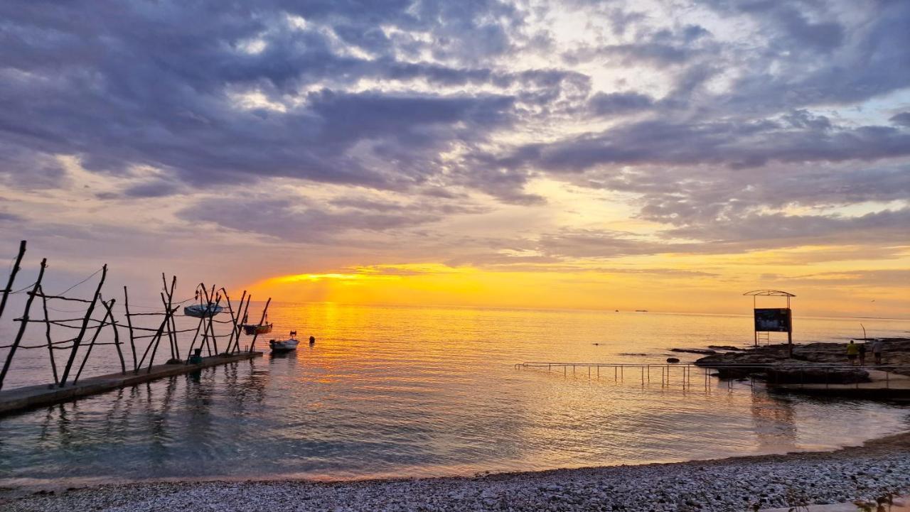 Azzurra Villa *